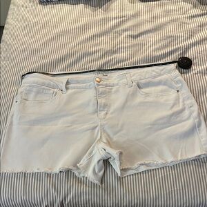 Time and Tru White Denim Cutoff Shorts with Frayed Hem SZ20